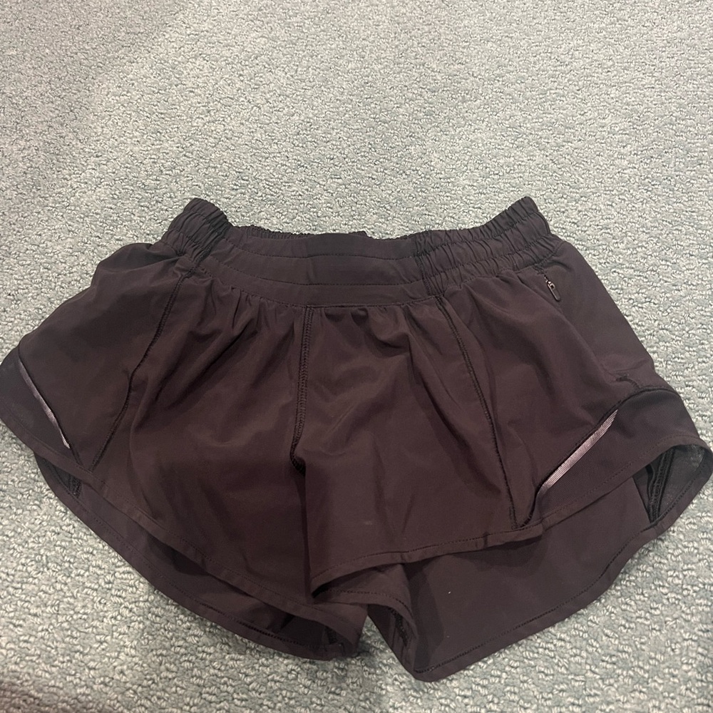 Black Lululemon shorts low rise 2.5 inches size 4